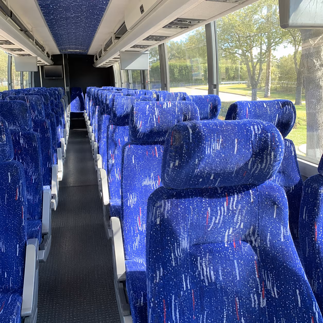 charter bus shuttles to port of long beach and port of la job sites