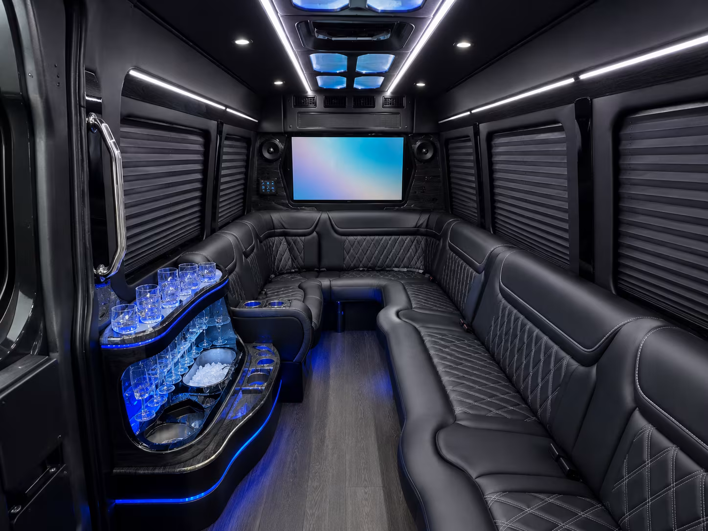 corporate event buses to sofi stadium and dignity health sports park